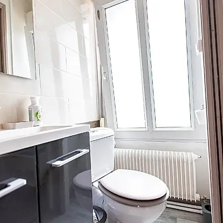 Trankil-apparts Basilique Hotel 2*